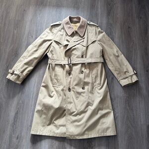 Vintage All Season Tan Trench Coat Belted M